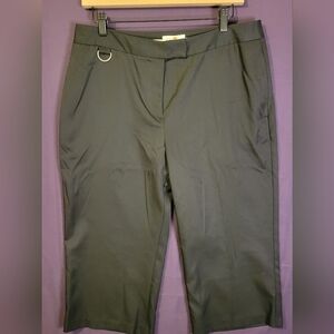 Lily's Of Beverly Hills Black Cropped Dress Pants. Size 12